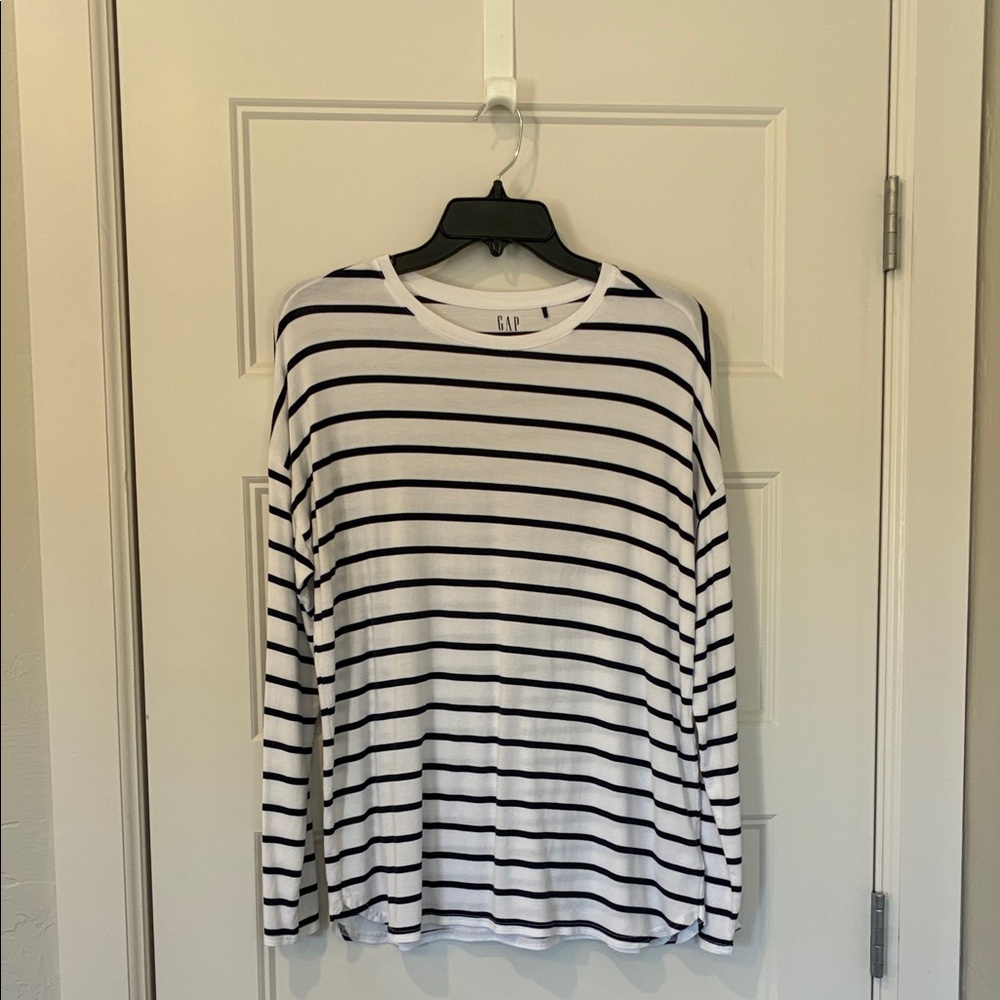 GAP Navy and White Striped Long Sleeve Tee M